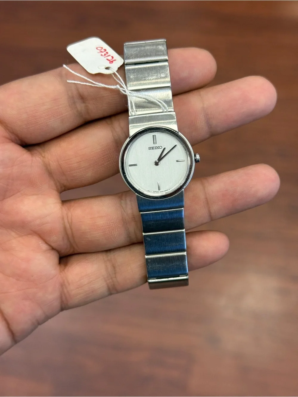Seiko vintage 90s Silver Dial women’s Bracelet with Brushed Steel Links watch
